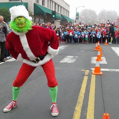 Start of the Free Kids Run with The Grinch